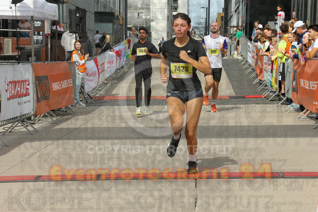 250920_1327_EX1_4688 | Sportfotografie im Rhein-Sieg Kreis, Köln, Bonn, NRW, Rheinland Pfalz, Hessen, etc. Unser Tätigkeitsfeld umfasst den Laufsport vom Volkslauf über den Marathon, Duathlon, Triathon bis zum Ultralauf wie Kölnpfad Ultra oder Schindertrail.