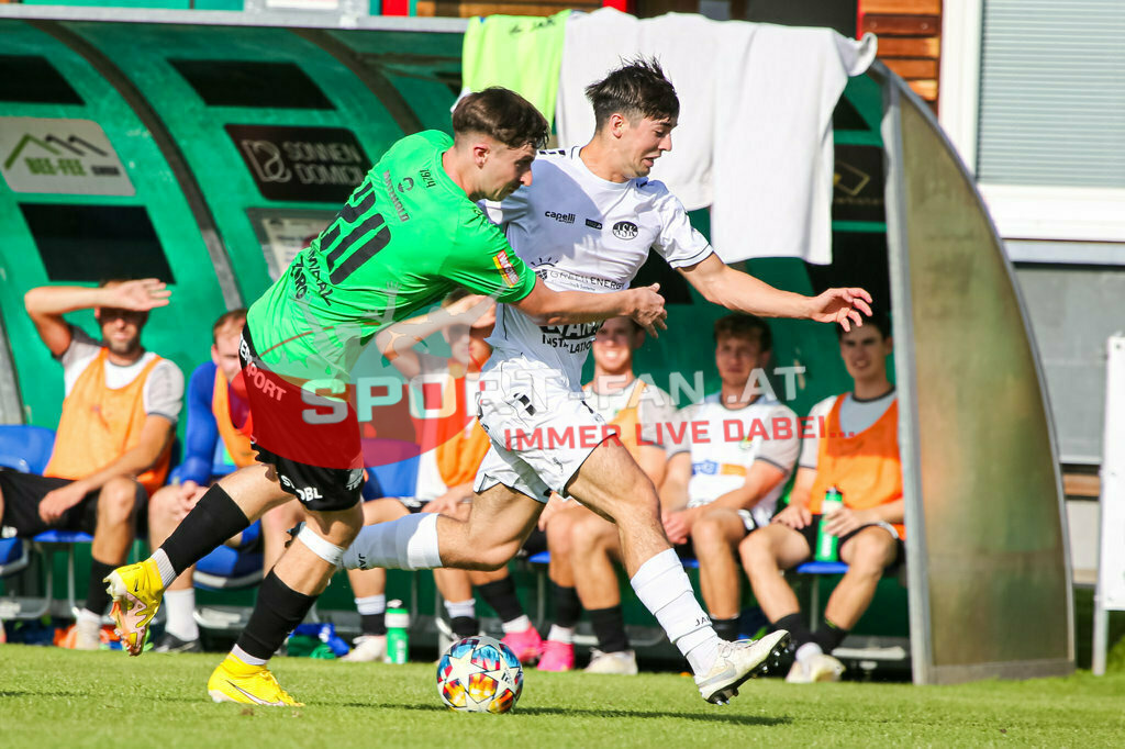 ASK Klagenfurt - SC Weiz 2:3, Kärntner Liga 3. Runde | Val Cernos (ASK Klagenfurt #26) Alexander Steinlechner (SC Weiz #20) ASK Klagenfurt - SC Weiz 2:3 am 13.08.2023 in Klagenfurt
(ASK Sportzentrum Fischl), Austria, (Photo by Ernst Krawagner sport-fan.at) - Realisiert mit Pictrs.com