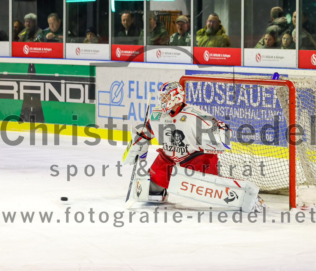 2026-02-20_138_TSV_Erding_gegen_Deggendorfer_SC | Erding, Deutschland, 20.02.2026:Eishockey, Oberliga Süd 2025 / 2026, 49. Spieltag, TSV Erding gegen Deggendorfer SC, Endergebnis: 4:1Torwart Timo Pielmeier (Deggendorfer SC, #51)Foto: Christian Riedel / fotografie-riedel.net