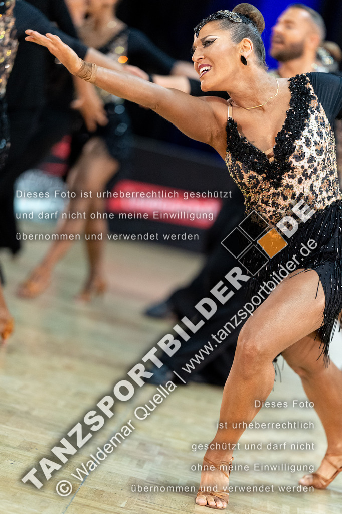 20240120-01365 | Hier finden Sie Tanz Bilder vom Latein und Standard Formationen tanzen. Sportbilder vom Tanzsport. Schöne Fotos und von Weltmeisterschaft, Europameisterschaft, Bundesliga, Regionalliga, Oberliga und Landesliga sowie von GOC Stuttgart, DanceComp, WM Bremen