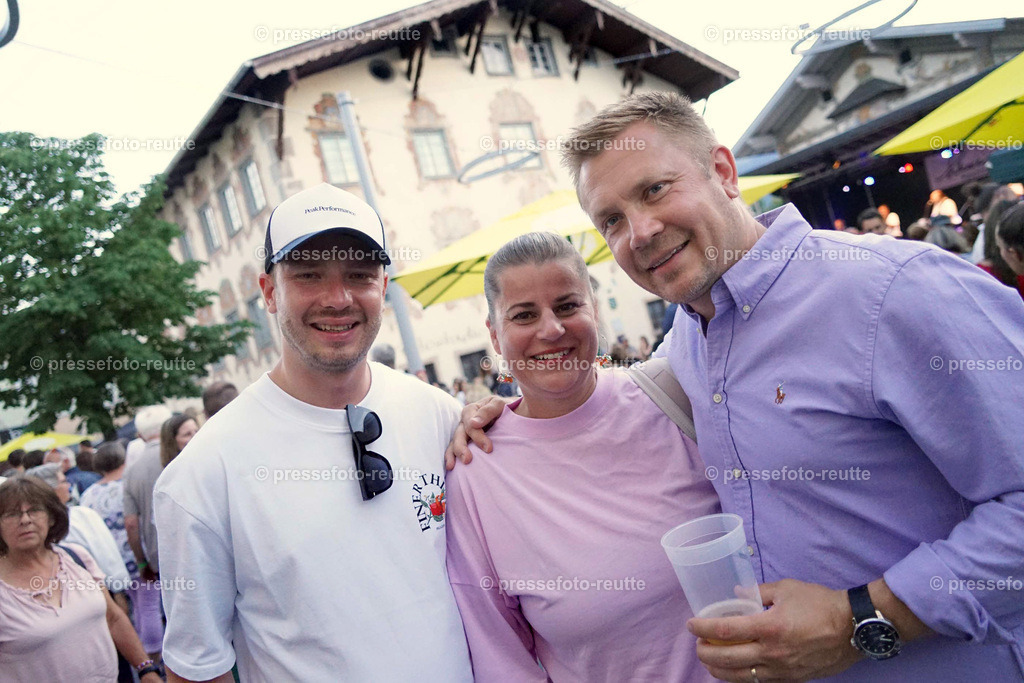 news-2023-Juli15-Marktfest_Reutte1-DSC06129 | Info aus dem Bezirk Reutte/Ausserfern Tirol sowie eine umfangreiche Bilddatenbank über die gesamte Region: Lechtal, Talkessel Reutte, Tannheimertal, Zwischentoren. Lech, Plansee, Zugspitze, Grenztunnel, B179, Fernpassstraße, Verkehr, Lawinen, Tradition, - Realisiert mit Pictrs.com