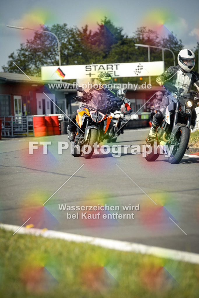 OBK_Mai_Volker_Adam-10595 | Hier findet Ihr Bilder von Touristenfahrten auf der Nürburgring Nordschleife oder von anderen Veranstaltungen die ich besucht habe. Viel Spass beim Durch Schauen 
