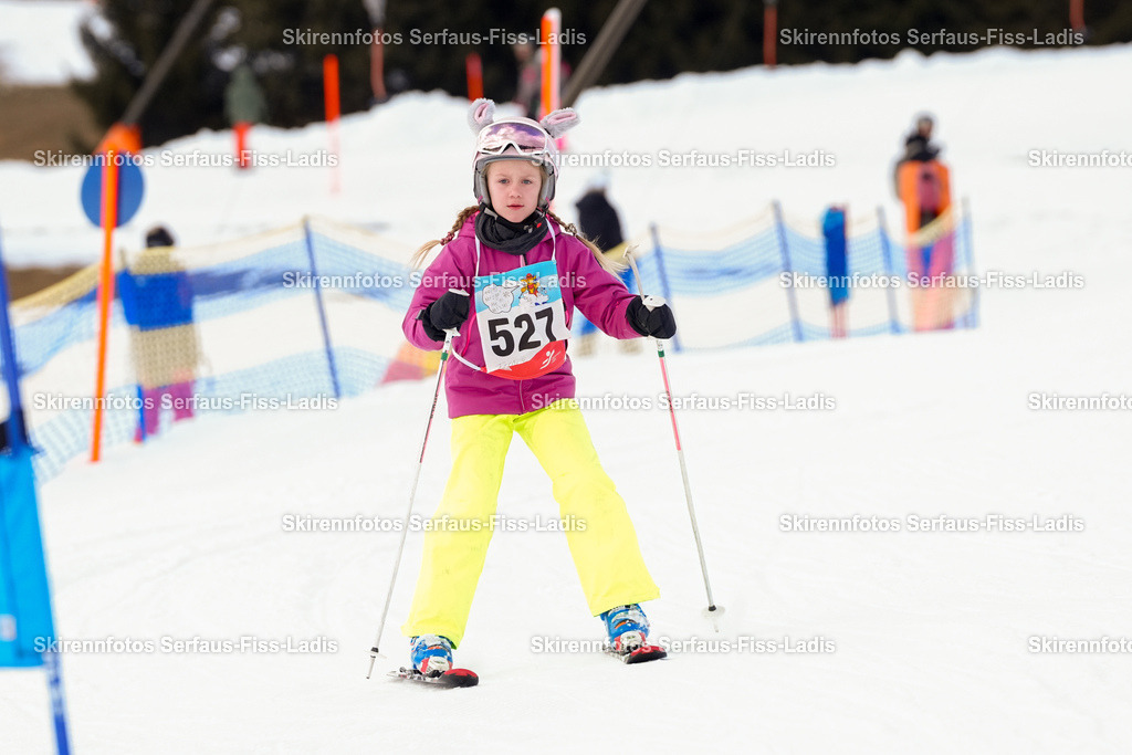 SRF_02.01.2026_0898 | Skirennfotos,Serfaus,Fiss,Ladis,Kinderskirennen,Winter,Tirol,Oberland,skirace,SFL,feelfree,weil wir's genießen,ski,Ski,skifahren,Sonnenplateau, - Realisiert mit Pictrs.com
