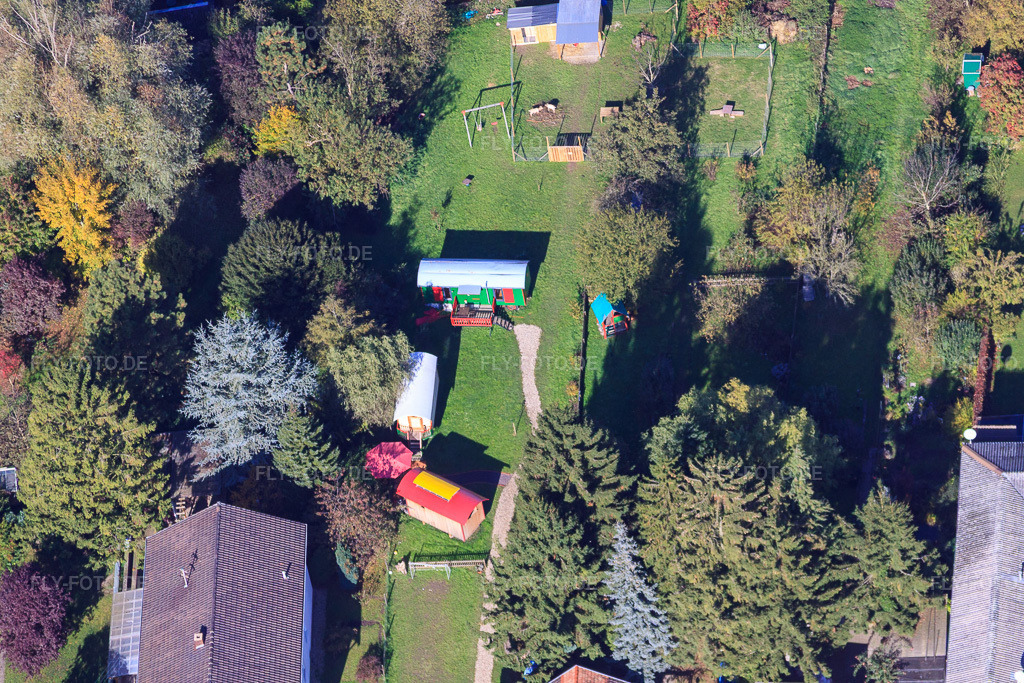 Luftbild: Saarstraße Villa Kunterbunt in Kandel im Bundesland Rheinland-Pfalz in Deutschland. Foto: IMG_34491.jpg vom 26.10.2010 durch Werner Riehm/FLY-FOTO.de