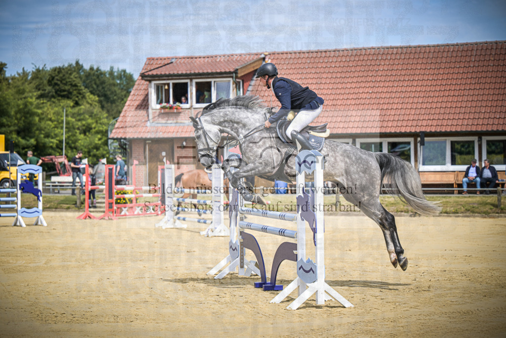 DOS_6743 | Entdecke hochwertige Reitturnierfotos von Foto Oger. Professionell, emotional und authentisch – jetzt Lieblingsmomente im Shop bestellen.Deutschlandweite Turnierfotografie. - Realisiert mit Pictrs.com