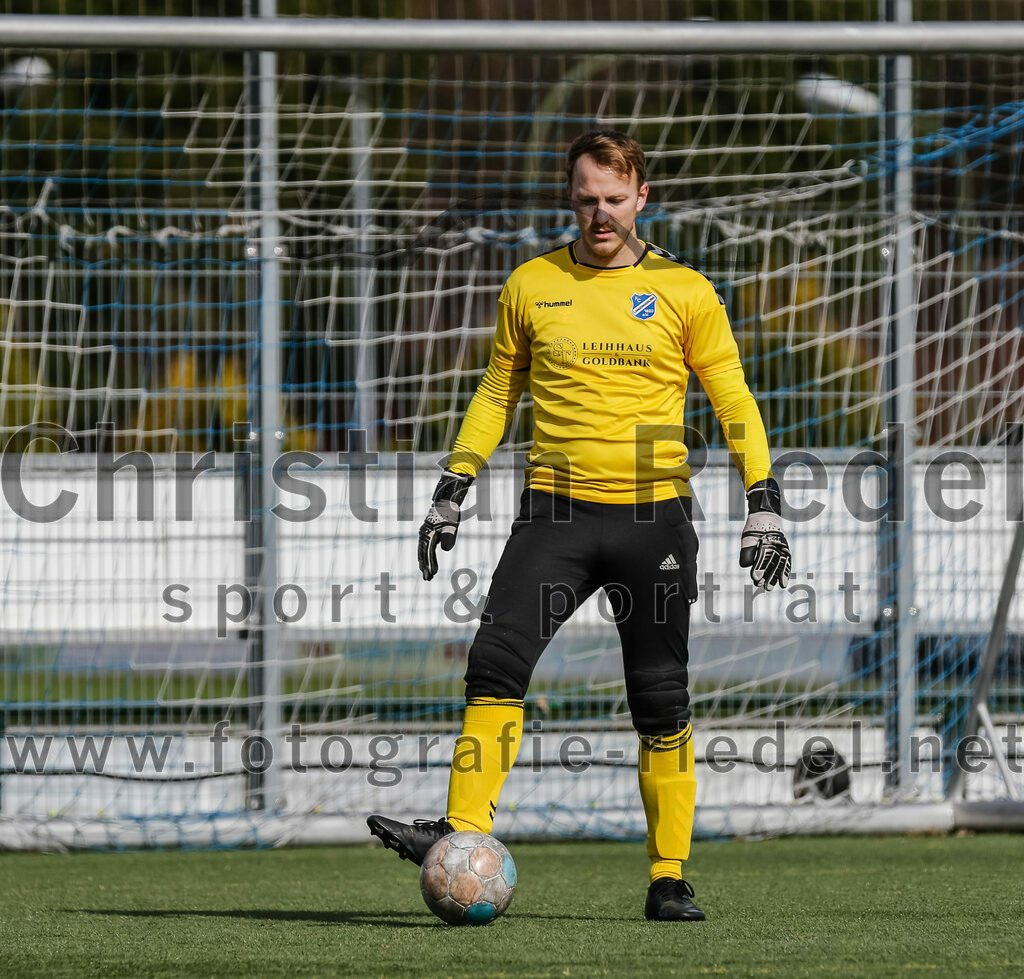 2024-02-24_055_FC_Langengeisling_II_gegen_SG_Reichenkirchen | Erding, Deutschland, 24.02.2024:
Fußball, Kreisklasse 2023 / 2024, Testspiel, FC Langengeisling II gegen SG Reichenkirchen, Endergebnis: 7:1

Torwart Christian Bernhardt (FC Langengeisling, #1)

Foto: Christian Riedel / fotografie-riedel.net