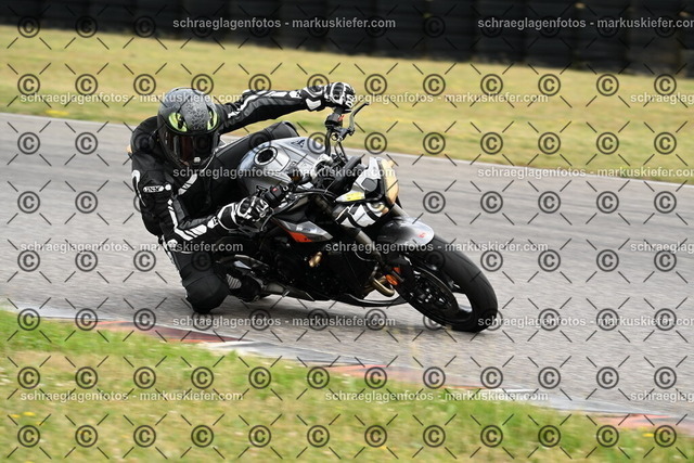25bt02-0828 | markuskiefer.com - Realisiert mit Pictrs.com