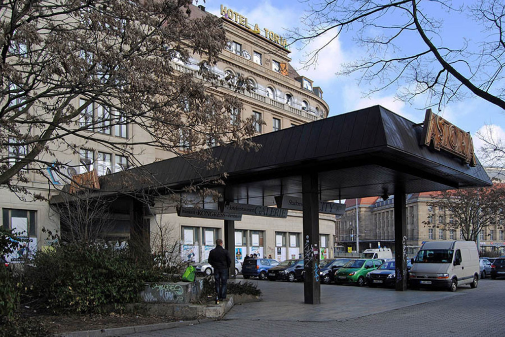 Hotel Astoria | Das Team hinter BILDLEXIKON LEIPZIG bündelt historische wie aktuelle Informationen über die Stadt Leipzig in Text und Bild auf einer Plattform und stellt diese der interessierten Öffentlichkeit zur Verfügung.