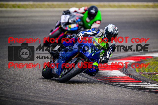 MaZZes_FotoMatrix_240717_6007705_6055 | INST