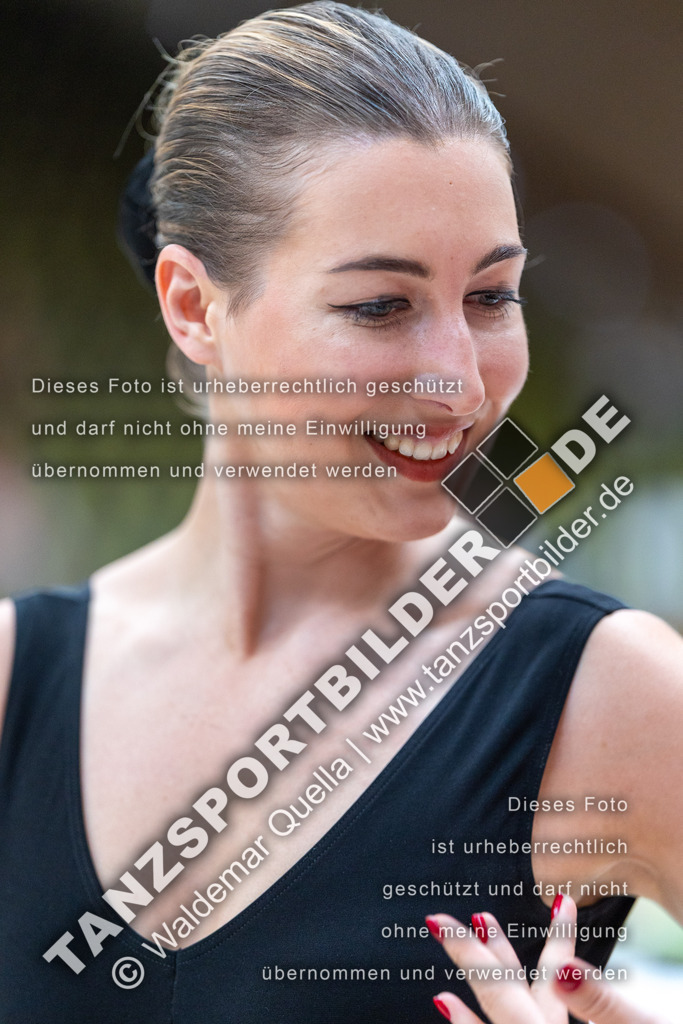 20240810-00837 | Hier finden Sie Tanz Bilder vom Latein und Standard Formationen tanzen. Sportbilder vom Tanzsport. Schöne Fotos und von Weltmeisterschaft, Europameisterschaft, Bundesliga, Regionalliga, Oberliga und Landesliga sowie von GOC Stuttgart, DanceComp, WM Bremen