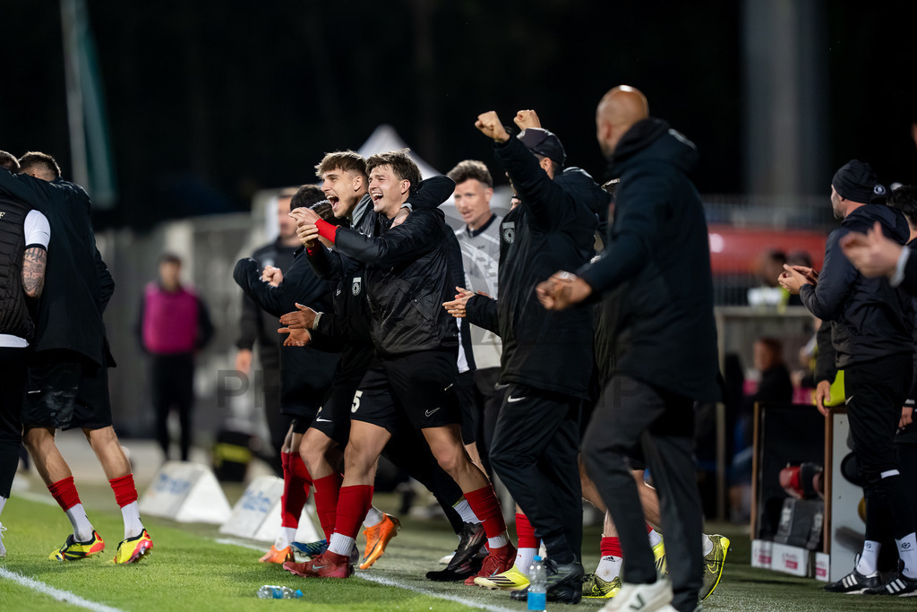 SG Sonnenhof Großaspach vs. SGV Freiberg, Fussball, Regionalliga Suedwest, 30. Spieltag, 22.04.2026 | Jubel bei SG Sonnenhof nach Abpfiff,SG Sonnenhof Großaspach vs. SGV Freiberg, Fussball, Regionalliga Suedwest, 30. Spieltag, 22.04.2026