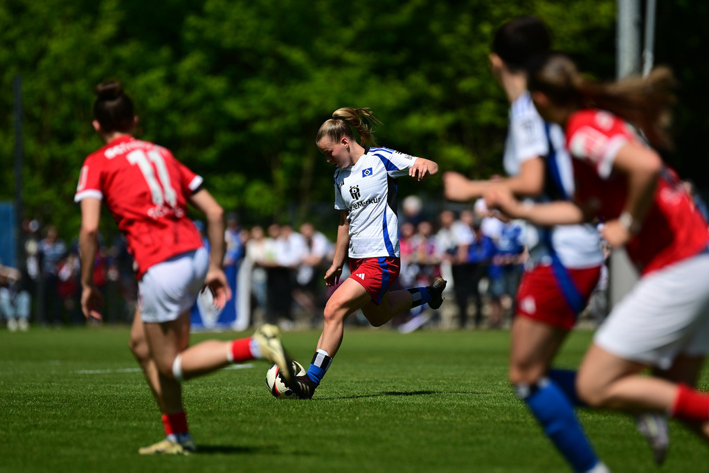 Fußball I Frauen I Saison 2024-2025 I 2. Bundesliga I 25. Spieltag I Hamburger SV - SC Freiburg II | Der Sportfotograf. - Realisiert mit Pictrs.com