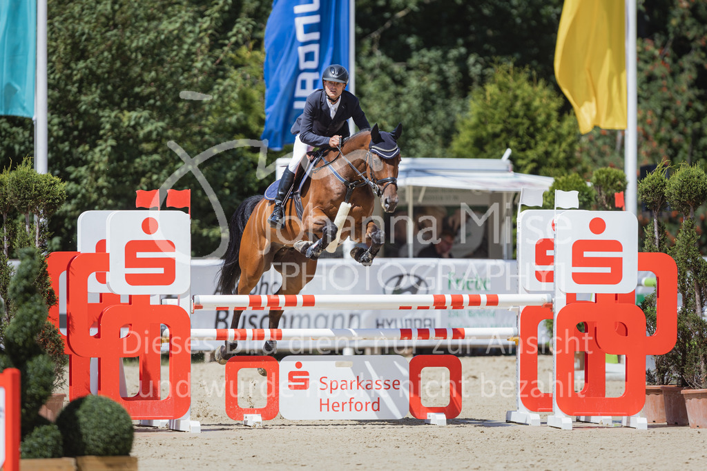 220728_BHO_BronzeTour_L-Stil_1-348 | Deine schönsten Turniermomente als professionelle Fotos! Entdecke hochwertige Pferdesport-Fotografie im Online-Shop. Jetzt Fotos finden & bestellen!