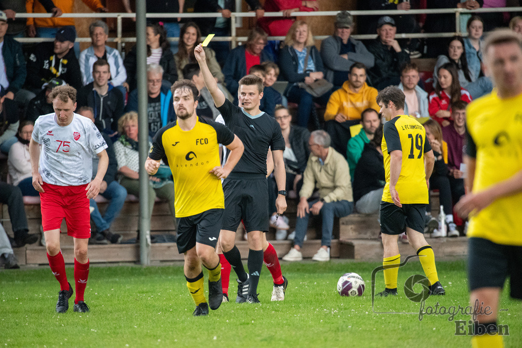 1. FC Ohmstede-SVE Wiefelstede | Herren Kreispokalfinale Jade-Weser-Hunte; 1.FC Ohmestede (gelb) - SVE Wiefelstede (weiß) am 16.06.2024; in Obenstrohe (Plaggenkrugstraße), Photo: Philip Eiben 2024 - Realisiert mit Pictrs.com