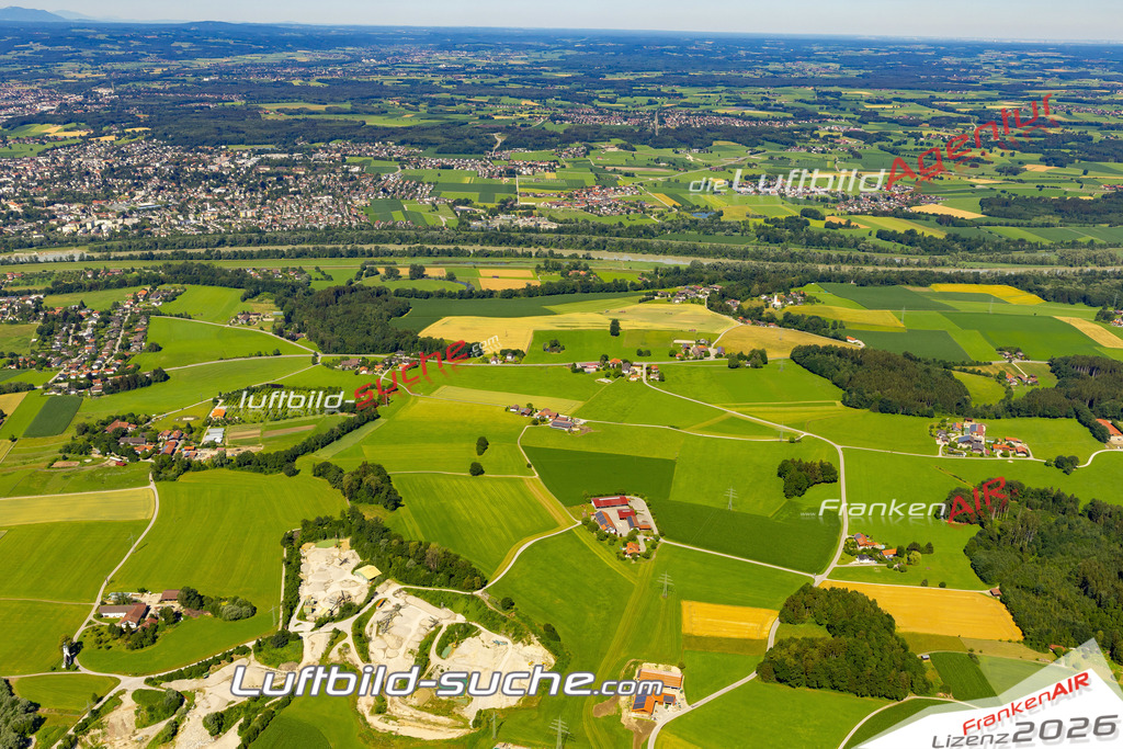 Aktuelles Luftbild von Waldering Stephanskirchen - Die Luftaufnahme wurde 2022 mittels UL-Flugzeug erstellt ( keine Drohne ) - hochauflösende Kamera-Systeme von  Canon -Beste Qualität - Für grossformatige Ausdrucke geeignet. Die Geschenkidee !