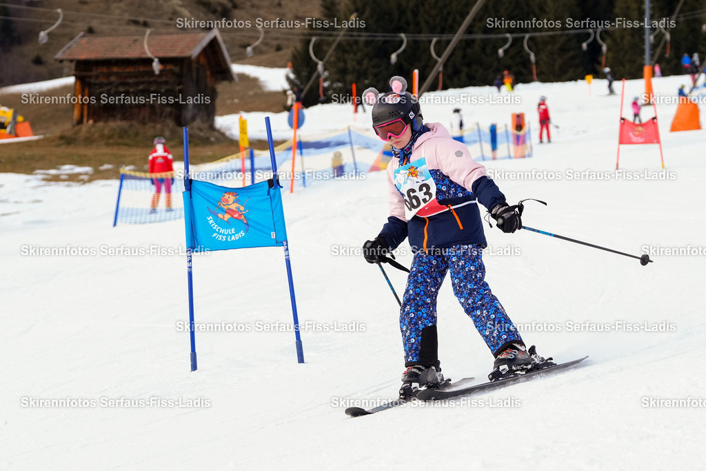 SRF_02.01.2026_1178 | Skirennfotos,Serfaus,Fiss,Ladis,Kinderskirennen,Winter,Tirol,Oberland,skirace,SFL,feelfree,weil wir's genießen,ski,Ski,skifahren,Sonnenplateau, - Realisiert mit Pictrs.com