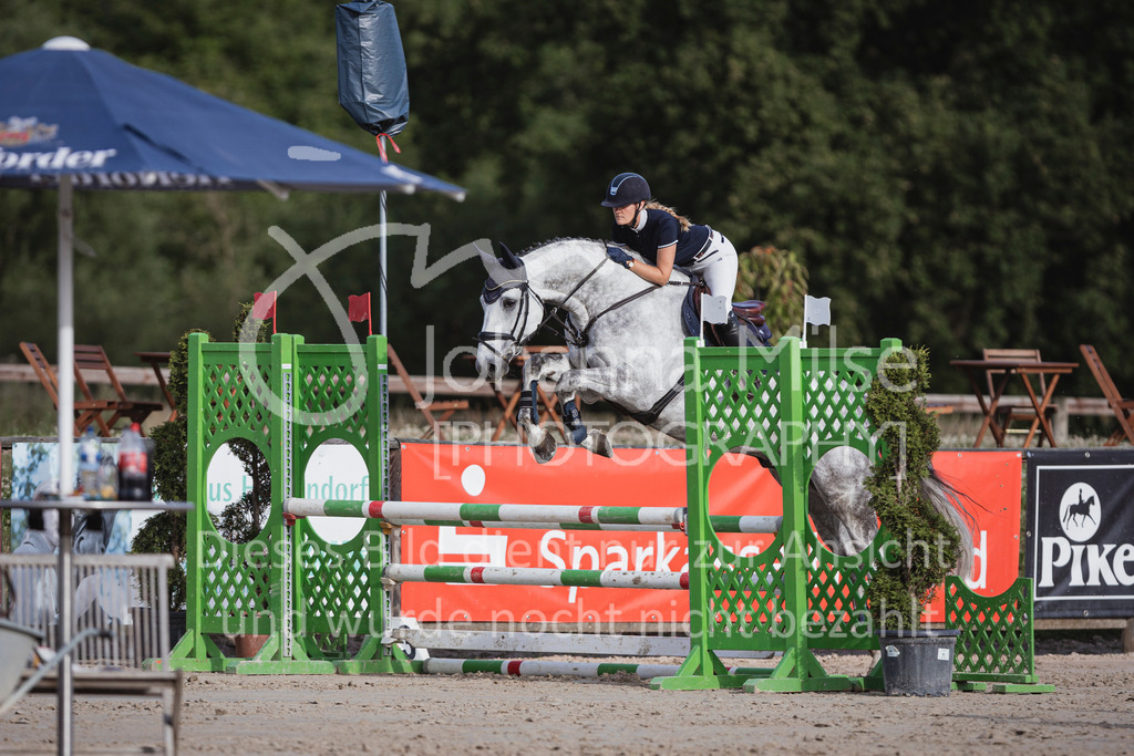 240629_LüPfSpTa_Stil-A-511 | Deine schönsten Turniermomente als professionelle Fotos! Entdecke hochwertige Pferdesport-Fotografie im Online-Shop. Jetzt Fotos finden & bestellen!
