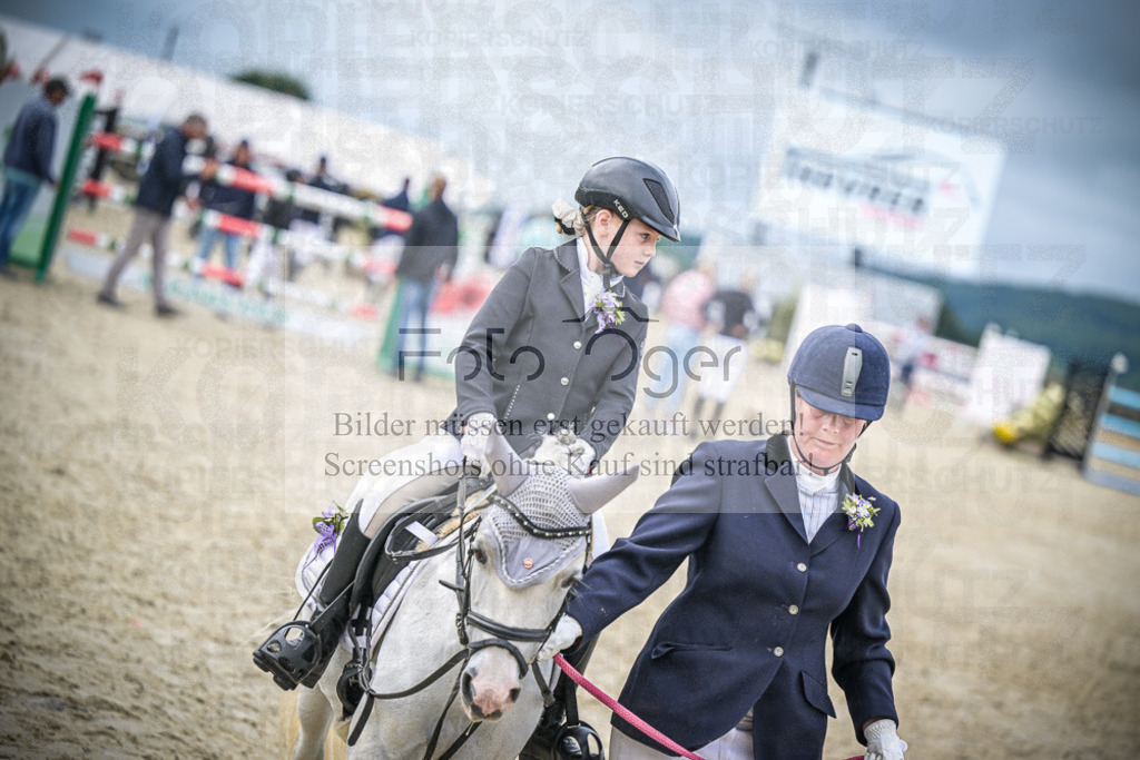 DOS_0507 | Entdecke hochwertige Reitturnierfotos von Foto Oger. Professionell, emotional und authentisch – jetzt Lieblingsmomente im Shop bestellen.Deutschlandweite Turnierfotografie. - Realisiert mit Pictrs.com