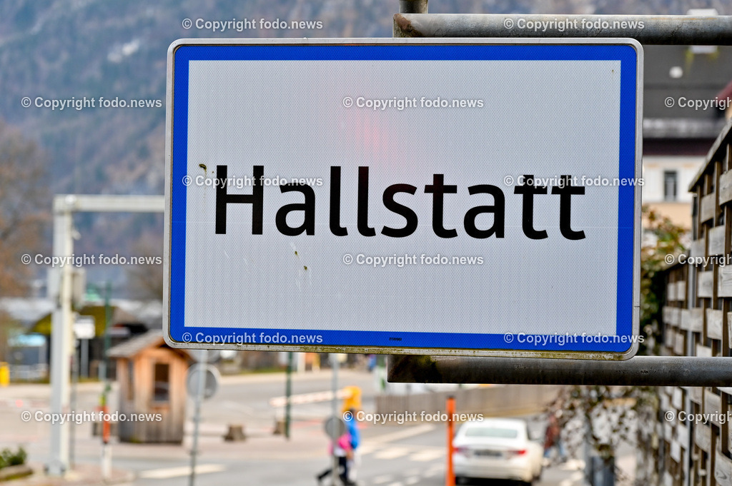Hallstatt_ 13.01.2023-36 | 13.01.2023, Hallstatt, AUT, Hallstatt, im Bild Ortstafel, Ortsschild, Ortsanfang, Tafel, Schild
