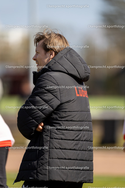 Fußball I Junioren I Saison 2025-2026 I DFB-Nachwuchsliga I 8. Spieltag I JFV Lübeck - 1. FC Magdeburg 109 | Juri Jeremies (Co-Trainer, JFV Lübeck) - Realisiert mit Pictrs.com