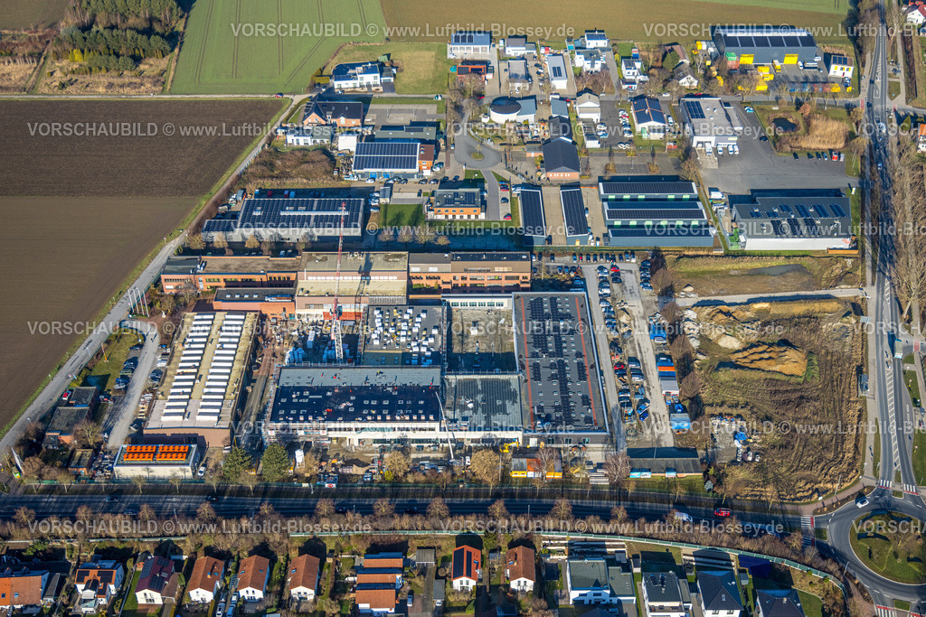 Soest260104136 | Luftbild, Gewerbegebiet mit Baustelle, Ostinghauser Landstraße und Schleswiger Ring, Umbau und Renovierung Bildungszentrum BBZ Hellweg Lippe e.V., Walburger, Soest, Südwestfalen, Nordrhein-Westfalen, Deutschland