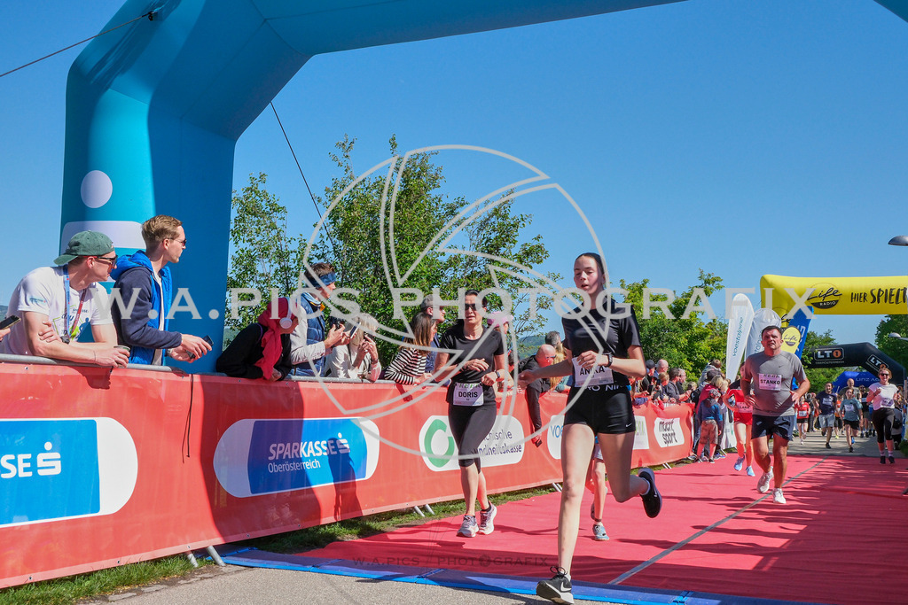 ..... | LINZ,AUSTRIA,27.April 24, Int. 3 Brückenlauf Linz  , Image shows: Photo: WAPICS / Michael ring