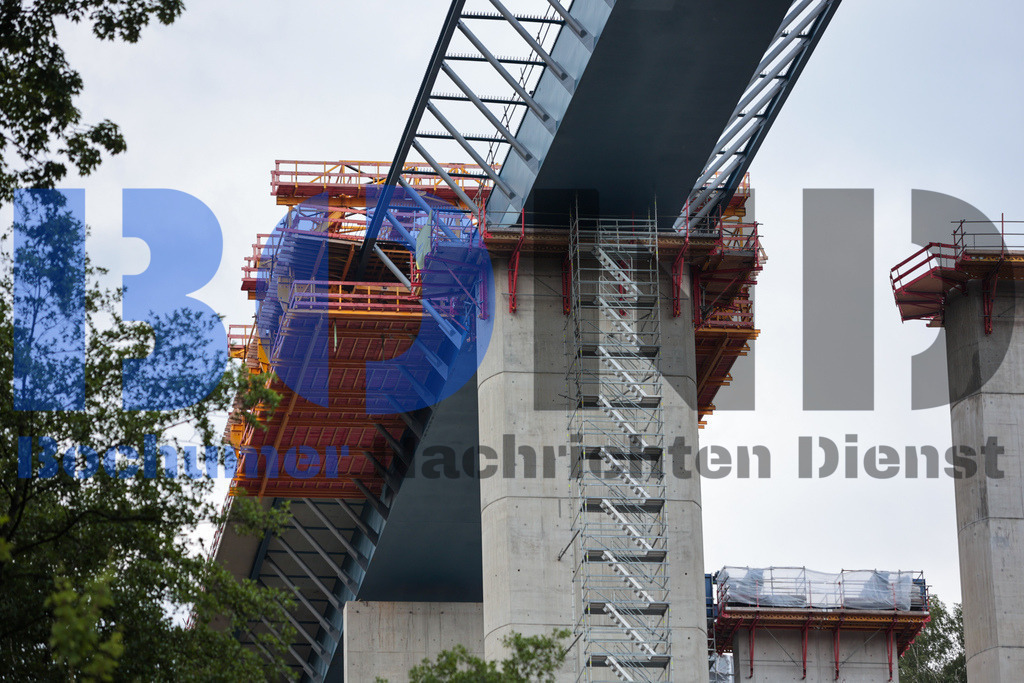 SES_MKRAHM20250626-5 | bond - Realisiert mit Pictrs.com