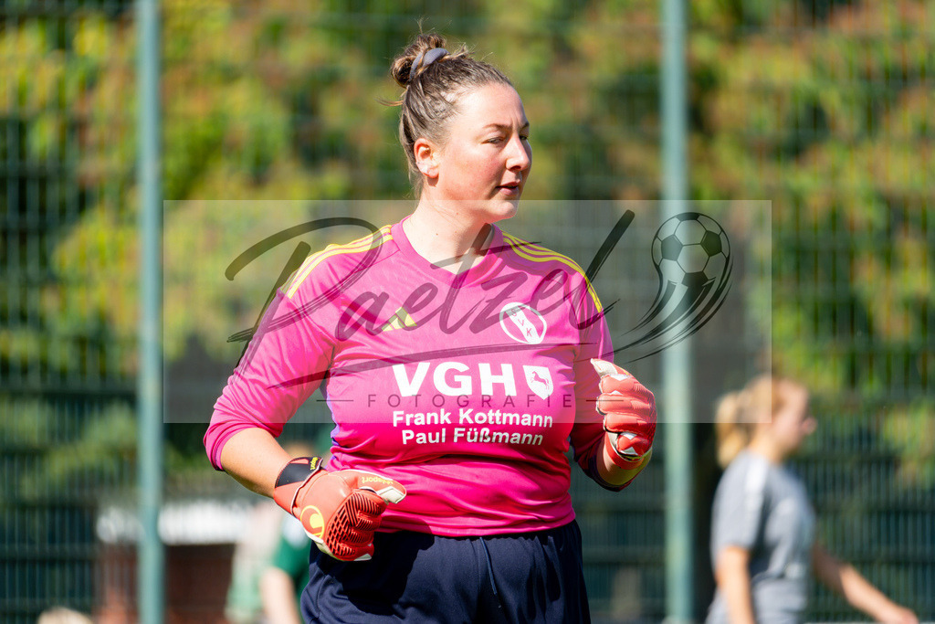 20260906_RULSVK_0792 | Fußball, Frauen:   beim Spiel der Kreisliga zwischen SG Rulle/Haste vs. SV Kettenkamp am 06.09.2026 im Stavermann-Sportpark in Rulle/Wallenhorst, Deutschland.(Foto von Nico Paetzel) - Realisiert mit Pictrs.com