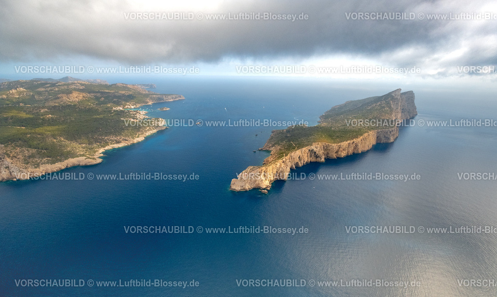 Mallorca230600593N | Luftbild, Sa Dragonera, Dracheninsel mit Far de Tramuntana, Andratx, Balearen, Mallorca, Balearische Inseln, Spanien