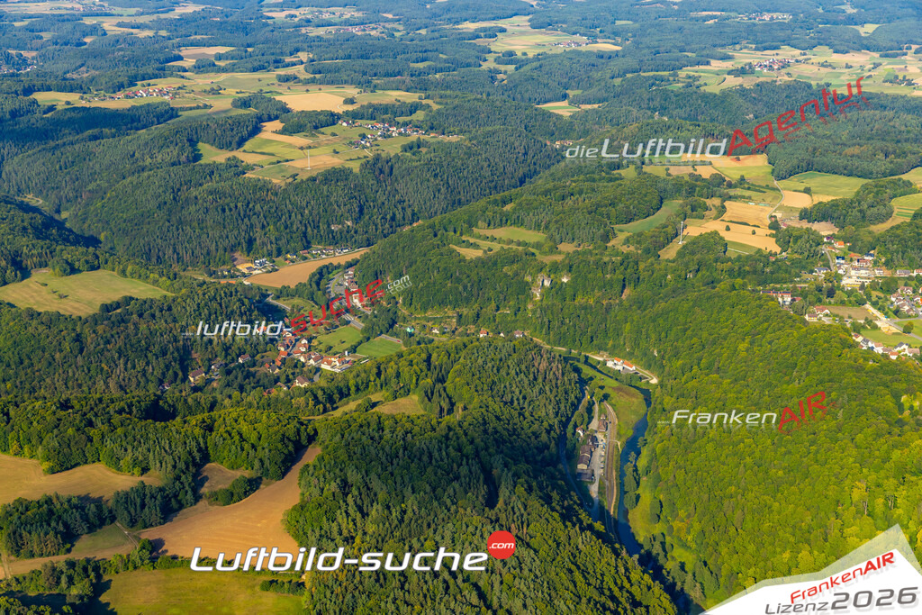Das Luftbild zeigt : Behringersmühle Gößweinstein - Die Luftaufnahme wurde 2024 vom UL-Flugzeug aus erstellt ( keine Drohne ) - Hochauflösende Luftaufnahme - Für grossformatige Ausdrucke geeignet. Die Geschenkidee !Mit Lizenz und Bildrechte bestellbar