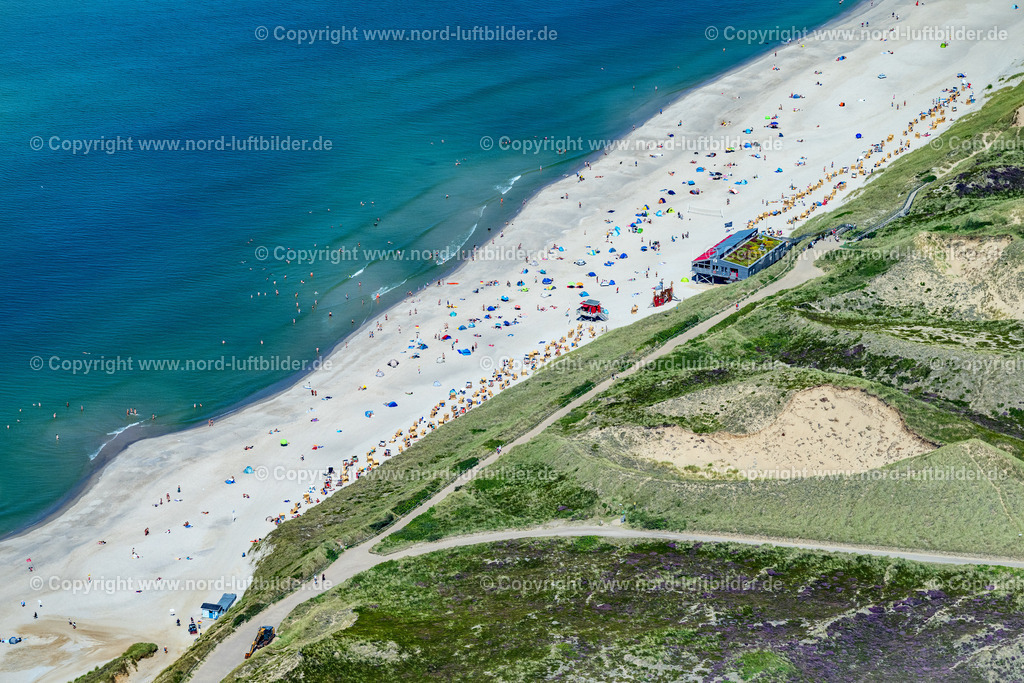 Sylt_Wenningstedt_Strandgaststätte_Onkel_Johnny_ELS_4759130825 | WENNINGSTEDT (SYLT) 13.08.2025 Gebäude des Restaurant " Onkel Johnny's Strandwirtschaft " in Wenningstedt (Sylt) auf der Insel Sylt im Bundesland Schleswig-Holstein, Deutschland. // Building of the restaurant " Onkel JohnnyA?s Strandwirtschaft " in Wenningstedt (Sylt) at the island Sylt in the state Schleswig-Holstein, Germany. Foto: Martin Elsen