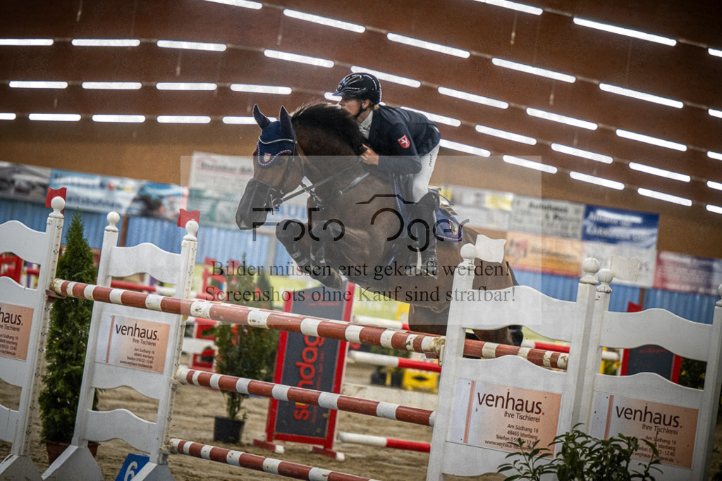 DOS_1263 | Entdecke hochwertige Reitturnierfotos von Foto Oger. Professionell, emotional und authentisch – jetzt Lieblingsmomente im Shop bestellen.Deutschlandweite Turnierfotografie. - Realisiert mit Pictrs.com