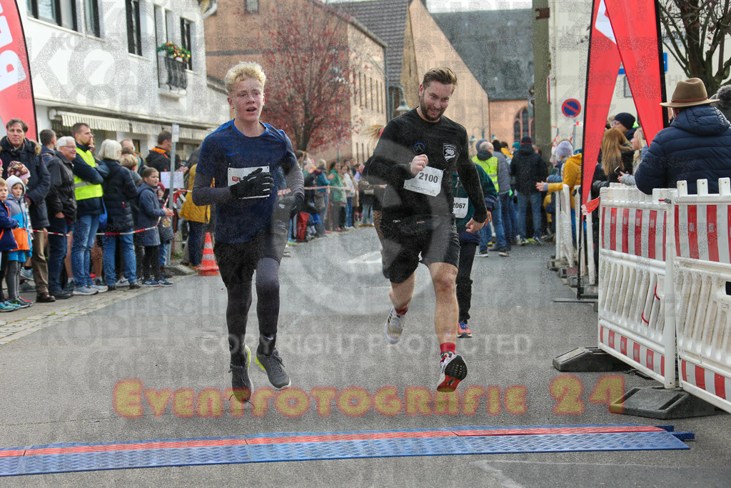 221127_1053_EX1_1154 | Sportfotografie im Rhein-Sieg Kreis, Köln, Bonn, NRW, Rheinland Pfalz, Hessen, etc. Unser Tätigkeitsfeld umfasst den Laufsport vom Volkslauf über den Marathon, Duathlon, Triathon bis zum Ultralauf wie Kölnpfad Ultra oder Schindertrail.