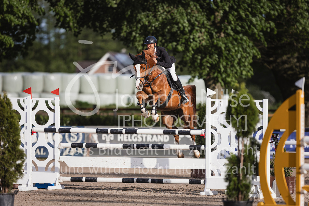 250506_Mühlen_Youngster-M-606 | Deine schönsten Turniermomente als professionelle Fotos! Entdecke hochwertige Pferdesport-Fotografie im Online-Shop. Jetzt Fotos finden & bestellen!