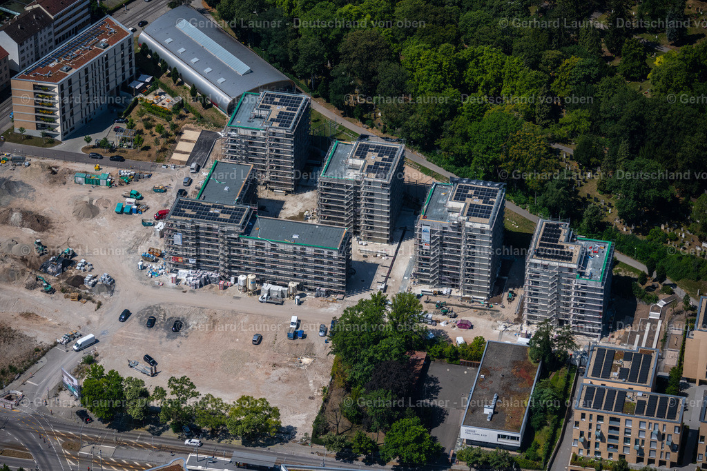 4034689 | STUTTGART 22.07.2020 Wohngebiets- Baustelle mit Mehrfamilienhaussiedlung- Neubau "Rosensteinquartier" entlang der Nordbahnhofstraße - Otto-Umfried-Straße im Ortsteil Am Pragfriedhof in Stuttgart im Bundesland Baden-Württemberg, Deutschland. Weiterführende Informationen bei: Ed. Züblin AG,  GdW Bundesverband deutscher Wohnungs- und Immobilienunternehmen e.V.,  Siedlungswerk GmbH Wohnungs- und Städtebau. // Residential construction site with multi-family housing development- "Rosensteinquartier" the along the Nordbahnhofstrasse - Otto-Umfried-Strasse in the district Am Pragfriedhof in Stuttgart in the state Baden-Wurttemberg, Germany. Further information at: Ed. Zueblin AG,  GdW Bundesverband deutscher Wohnungs- und Immobilienunternehmen e.V.,  Siedlungswerk GmbH Wohnungs- und Staedtebau. Foto: Gerhard Launer
