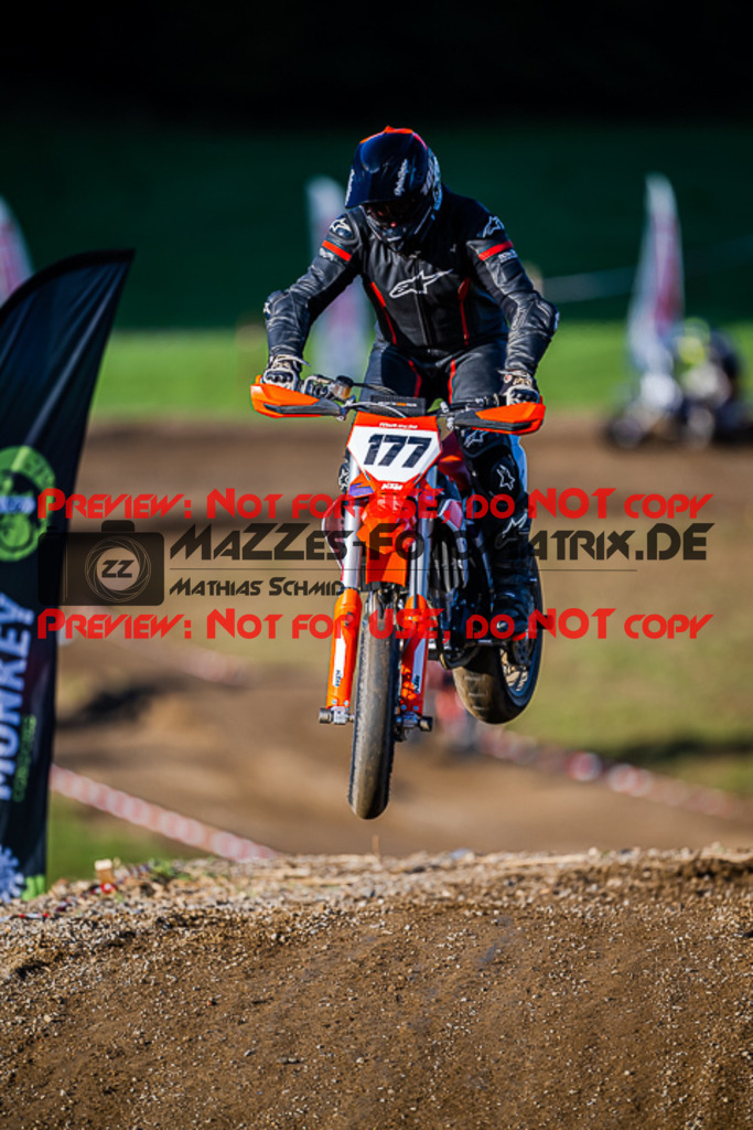 MaZZes_FotoMatrix_220903_8292 | S4