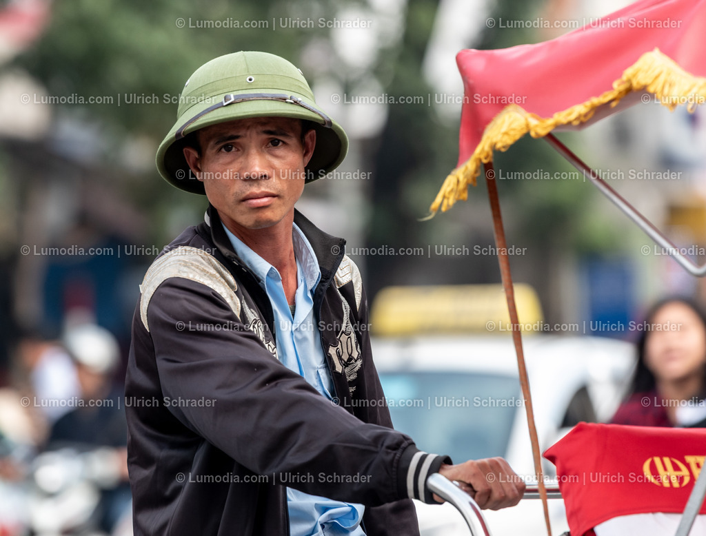 202510-120 | Stockfoto und Bilderpool mit Bildmaterial aus Deutschland, dem Harz, Halberstadt, Quedlinburg, Wernigerode und weltweit. Qualitativ hochwertige und professionelle Fotos anschauen und kaufen. - Realisiert mit Pictrs.com