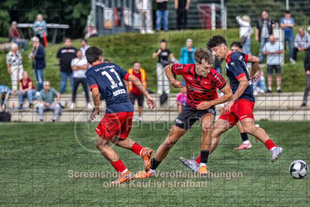 20250726_175436_0072-Bearbeitet | #,TSV Bad Boll (rot/schwarz) vs. TSVGG Plattenhardt (blau/rot), Fussball, DB-Regio-WFW-Pokal - wfv, 1.Runde, Saison 2025/2026, Kunstrasenplatz, Erlengarten 37, 73087 Bad Boll, 26.07.2025 - 17:30 Uhr,Foto: PhotoPeet-Sportfotografie/Peter Harich