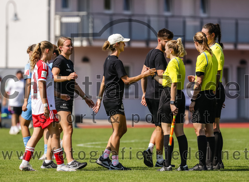2023-09-09_127_FC_Bayern_Muenchen_gegen_SC_Freiburg | Aschheim, Deutschland, 09.09.2023:
Fußball, B-Juniorinnen-Bundesliga Süd 2023 / 2024, 1. Spieltag, FC Bayern München gegen SC Freiburg, Endergebnis: 4:0

Foto: Christian Riedel / fotografie-riedel.net