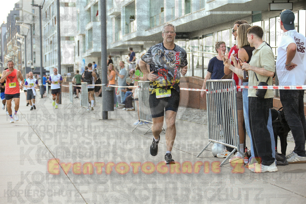250920_1452_EX1_8023 | Sportfotografie im Rhein-Sieg Kreis, Köln, Bonn, NRW, Rheinland Pfalz, Hessen, etc. Unser Tätigkeitsfeld umfasst den Laufsport vom Volkslauf über den Marathon, Duathlon, Triathon bis zum Ultralauf wie Kölnpfad Ultra oder Schindertrail.