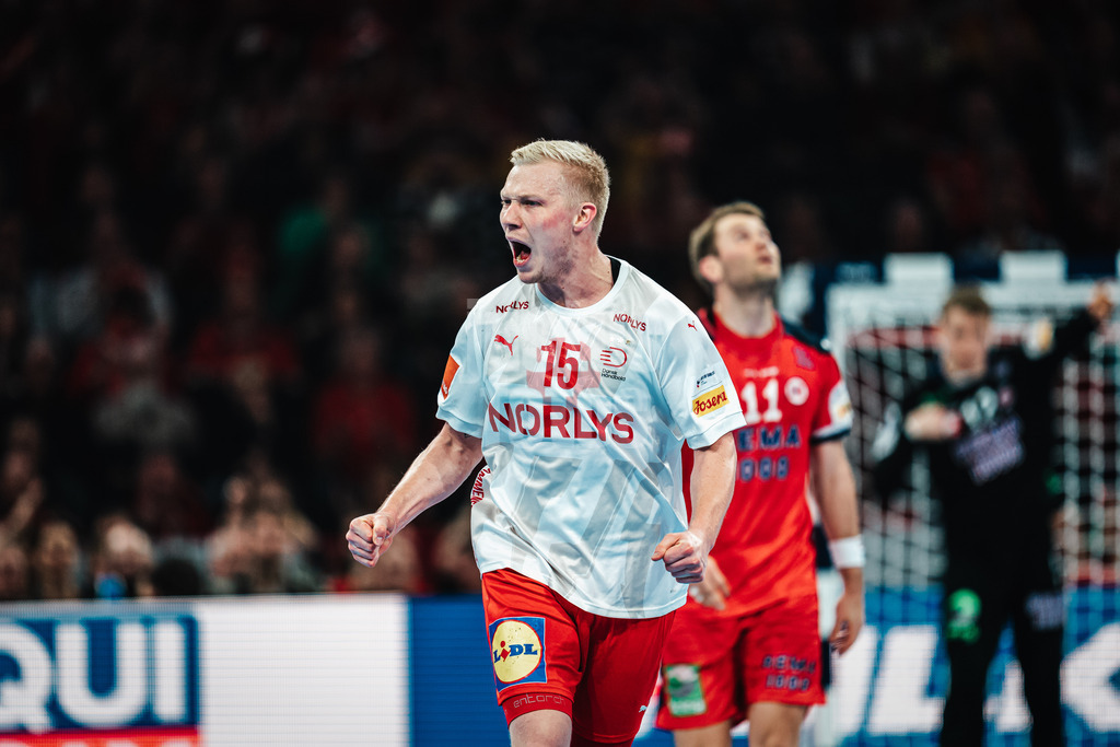 Handball | Herren | EHF EURO 2024 | European Championshop Men 2024 Final Tournament | Norwegen vs. Dänemark | 21.01.2024 | Magnus Saugstrup Jensen (#15, Dänemark, DEN) jubelt