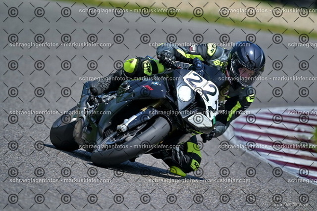 26BT02-1740 | markuskiefer.com - Realisiert mit Pictrs.com
