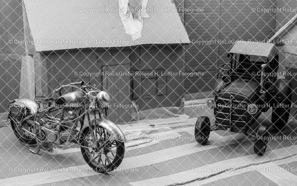 20241105_Modellandschaft mit Fahrzeugen SWoL-1 | Modellfahrzeug in Modellandschaft - Realisiert mit Pictrs.com