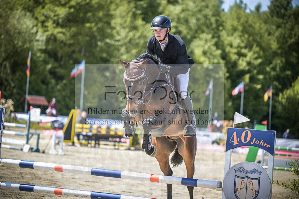 DOS_4167 | Entdecke hochwertige Reitturnierfotos von Foto Oger. Professionell, emotional und authentisch – jetzt Lieblingsmomente im Shop bestellen.Deutschlandweite Turnierfotografie. - Realisiert mit Pictrs.com