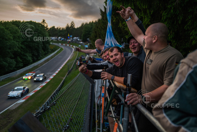 24hNbr22_052620591204439SVS_SVS | ADAC TotalEnergies 24h Nürburgring 2022 - Foto: Gruppe C Photography - Realisiert mit Pictrs.com