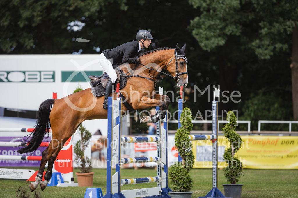 220715_LC_Youngster-M-571 | Deine schönsten Turniermomente als professionelle Fotos! Entdecke hochwertige Pferdesport-Fotografie im Online-Shop. Jetzt Fotos finden & bestellen!