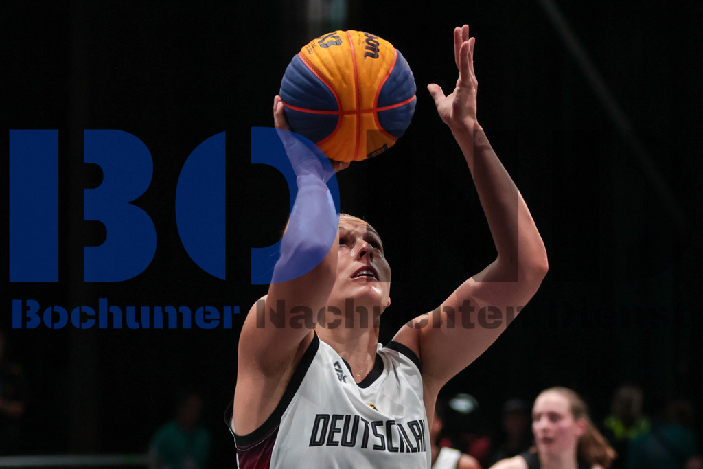 SES_TTG3X320250717-15 | bond - Realisiert mit Pictrs.com