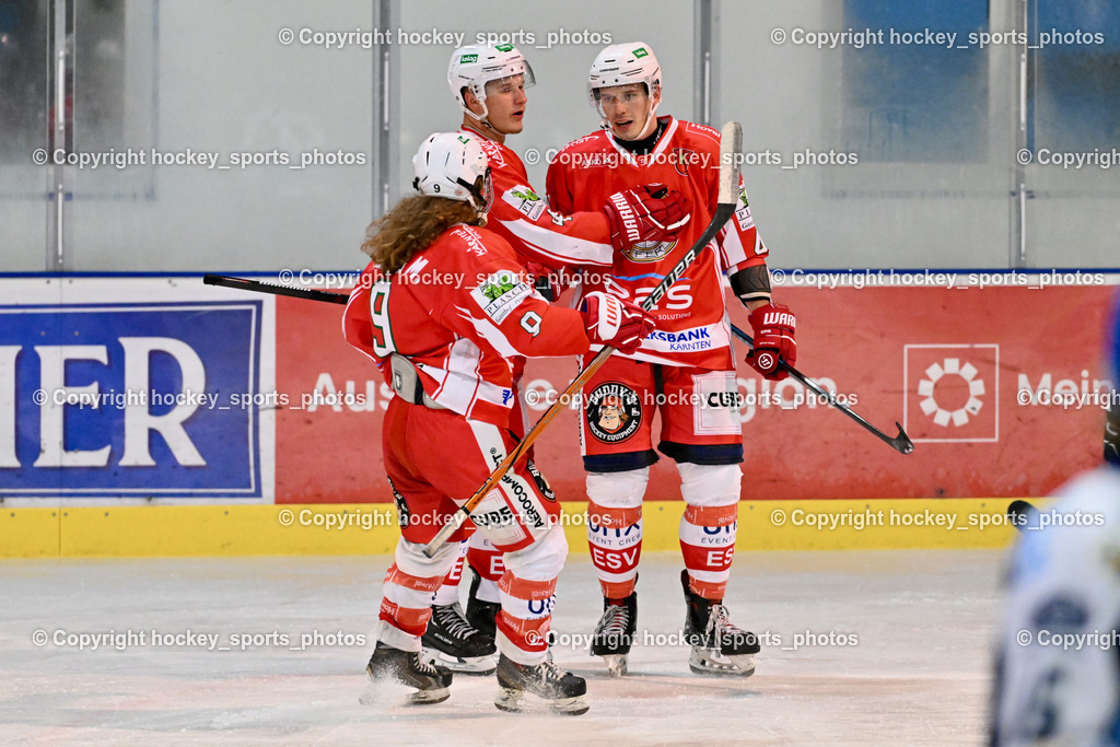 ESC Steindorf vs. ESV Ferlach | Jubel ESV Ferlach, #9 Steiner Markus ESV Ferlach, #42 Steiner Marco ESV Ferlach, #43 Pem Nik ESV Ferlach, ESC Steindorf vs. ESV Ferlach, ESC Steindorf vs. ESV Ferlach am 19.10.2024 in Steindorf (Ossiachersee Halle), Austria, (Photo by Bernd Stefan)