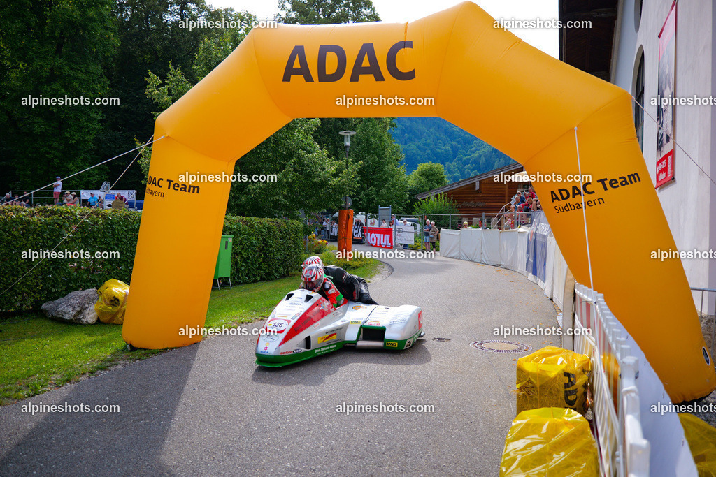 P1025703 | Erleben Sie atemberaubende, hochqualitative Fotos Ihrer Fahrt entlang der malerischen Alpenstraßen. Besuchen Sie alpineshots.com, um professionelle Aufnahmen Ihrer unvergesslichen Reise zu finden und zu kaufen - Realisiert mit Pictrs.com