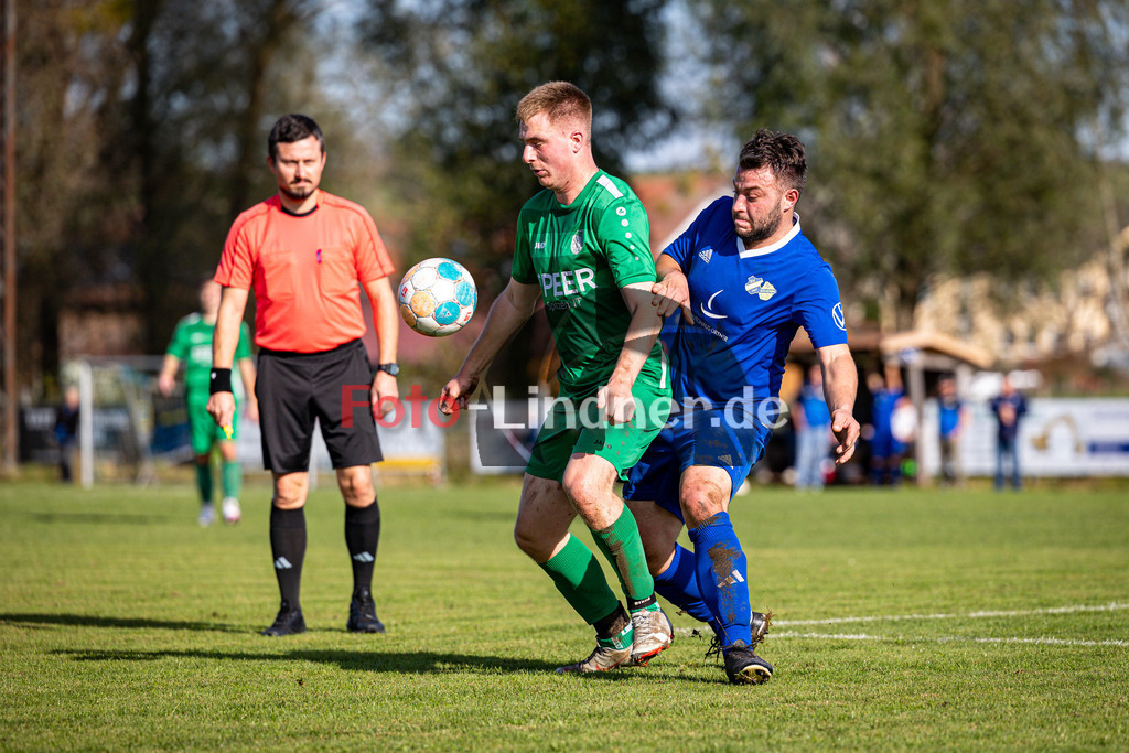 SG SV Eberfing/SV Söchering gegen FC Seeshaupt | Fußball A-Klasse Herren Gruppe 5, SG SV Eberfing/SV Söchering gegen FC Seeshaupt, 20241027,Zweikampf zwischen Lukas REISACHER (FC Seeshaupt 20) und Thomas HAAS (SG SV Eberfing/SV Söchering 7),2024-10-27 in Eberfing (Sportpark Eberfing), Thomas HAAS (SG SV Eberfing/SV Söchering 7), Lukas REISACHER (FC Seeshaupt 20)Copyright: WolfgangxLindner www.foto-lindner.de
